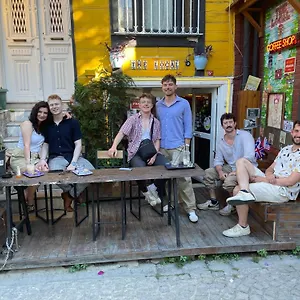 Couette-café The Local & Istambul